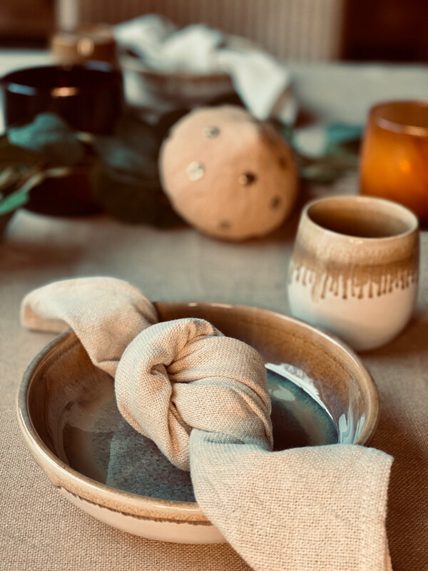 COSY BREAKFAST TABLE SETTING