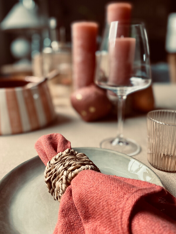 COSY RED TABLE