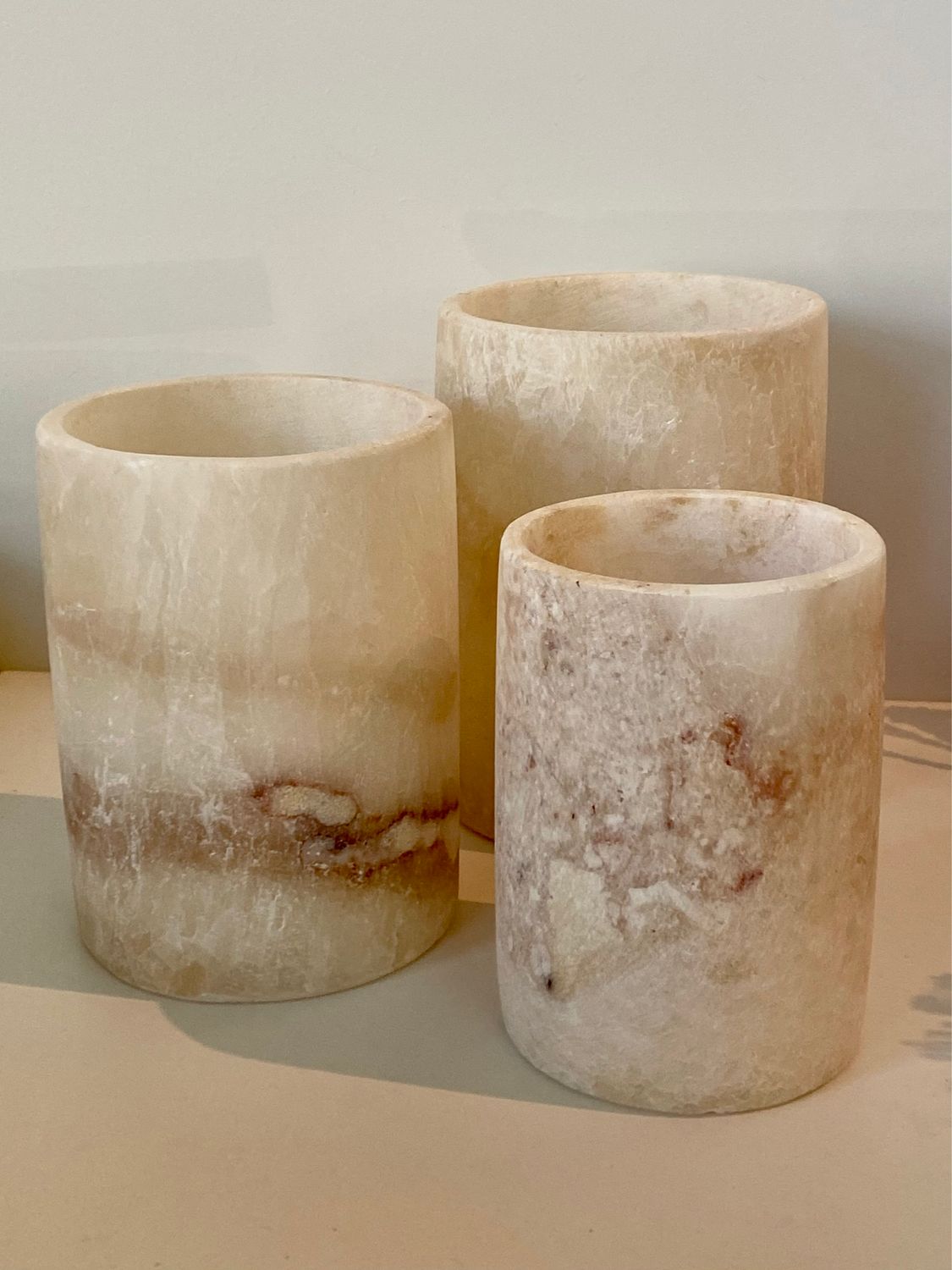 Alabaster theelichthouder cilinder wit