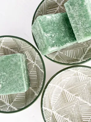 schaaltje groene streepjes