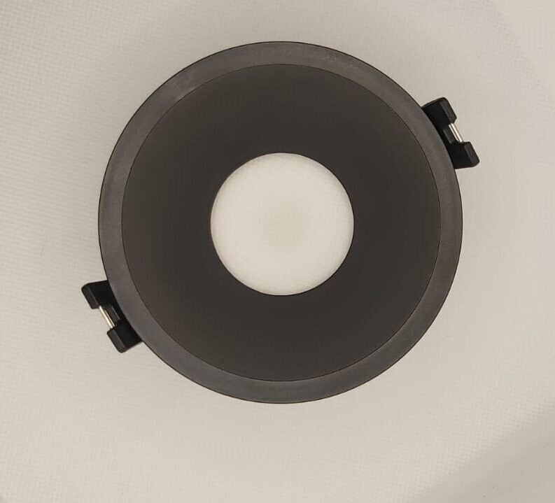 P61826-Negro