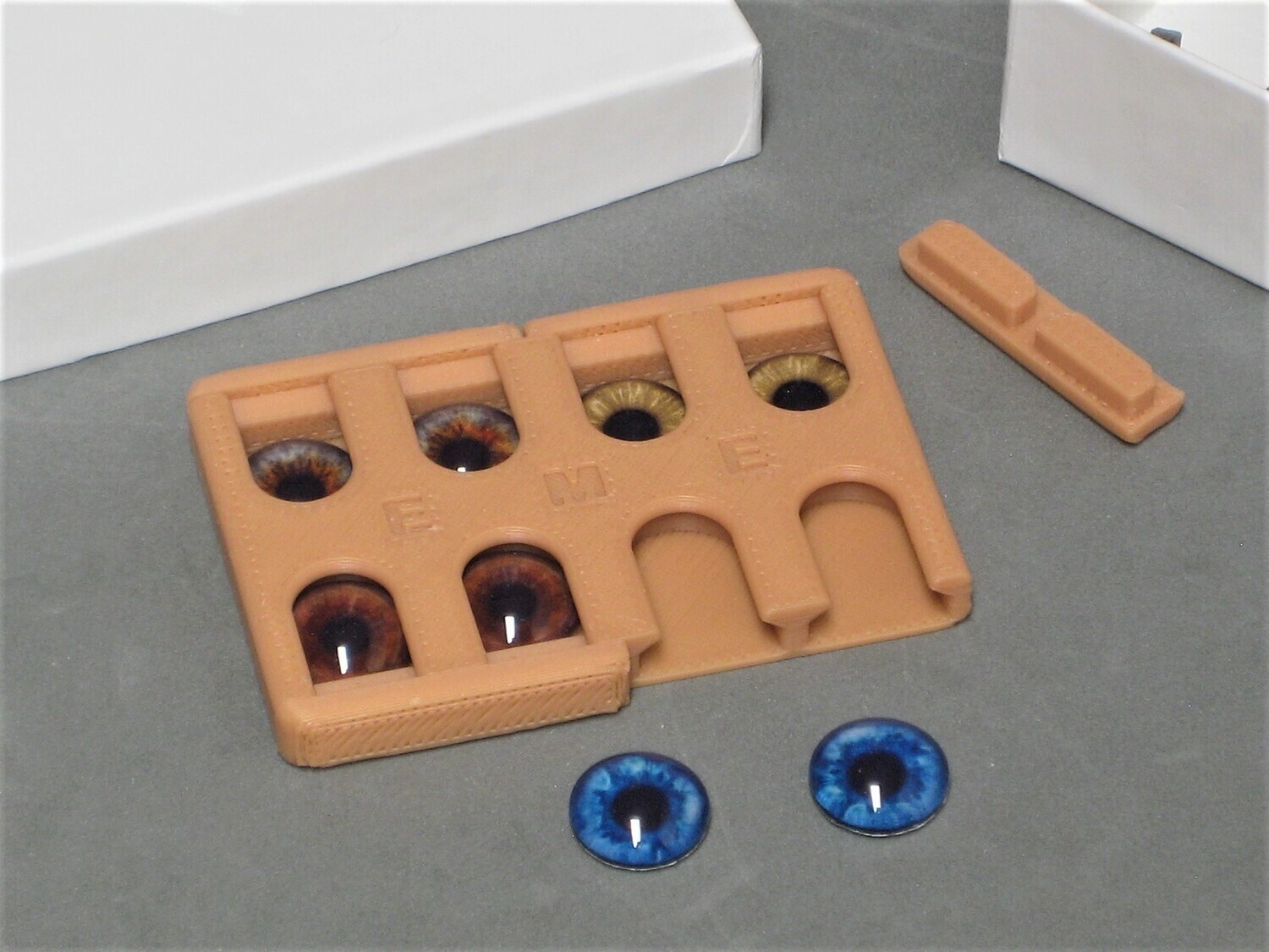 4 Eye Colors with Case