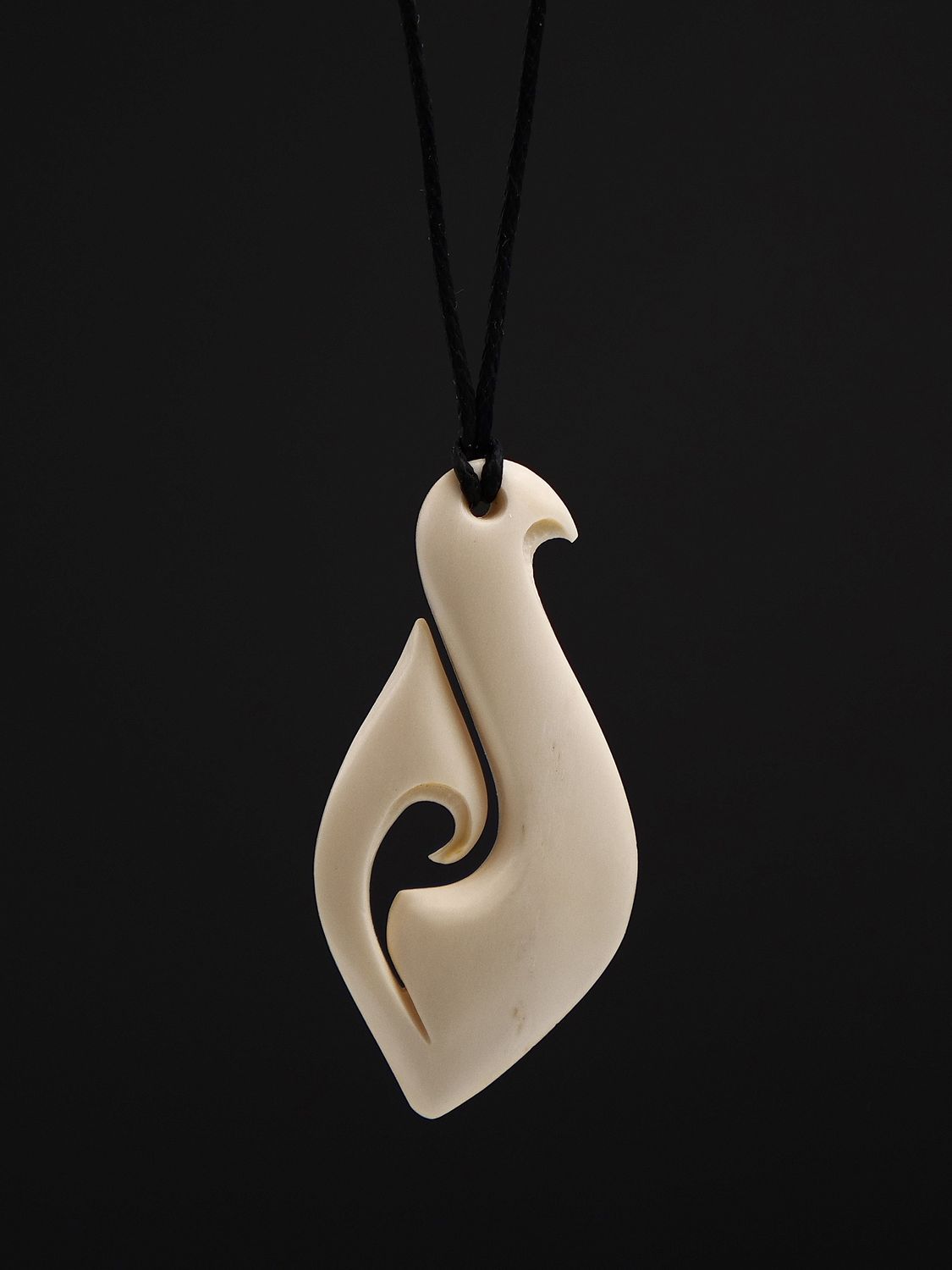 Hand Carved Bone Carving Hei Matau (Hook)