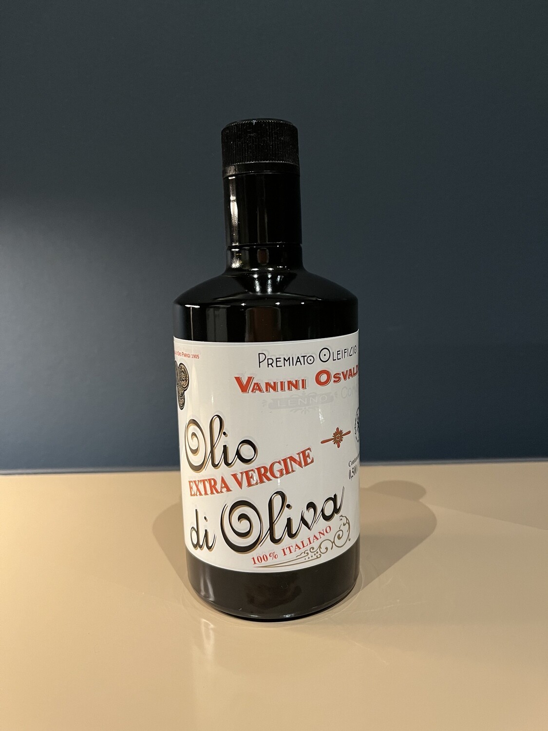 Osvaldo VANINI Olivenöl 0,25 Liter
Ein Olivenöl der Extraklasse! Kaltgepresst, extra-vergine, säurearm. Seit mehr als sechs Generationen produziert die Familie VANINI dieses köstliche Olivenöl!