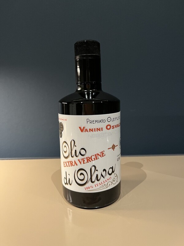 Osvaldo VANINI Olivenöl 0,25 Liter Ein Olivenöl der Extraklasse! Kaltgepresst, extra-vergine, säurearm. Seit mehr als sechs Generationen produziert die Familie VANINI dieses köstliche Olivenöl! Osvaldo VANINI Olivenöl 0,25 Liter Ein Olivenöl der Extraklasse! Kaltgepresst, extra-vergine, säurearm. Seit mehr als sechs Generationen produziert die Familie VANINI dieses köstliche Olivenöl!