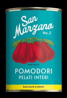 San Marzano Tomaten, ganz & geschält, aus Kampanien.
Auf fruchtbaren Vulkanböden gewachsen, sonnenreif von Hand gepflückt und schonend verarbeitet - einzigartiges Aroma!