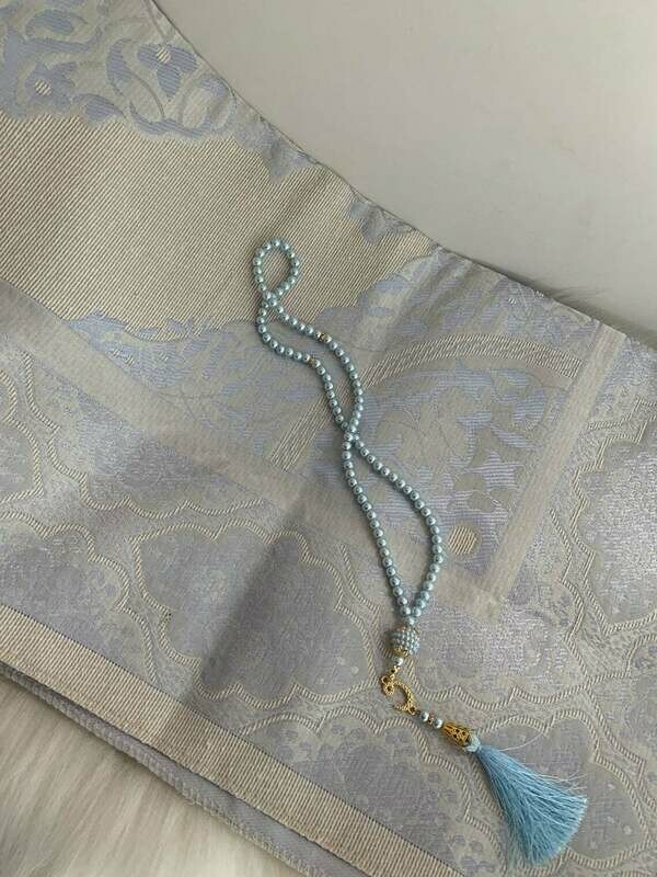 Gift plastic Box includes Prayer Mat rug, Jannamaz &amp; Tasbeeh, &amp; Yassin quran