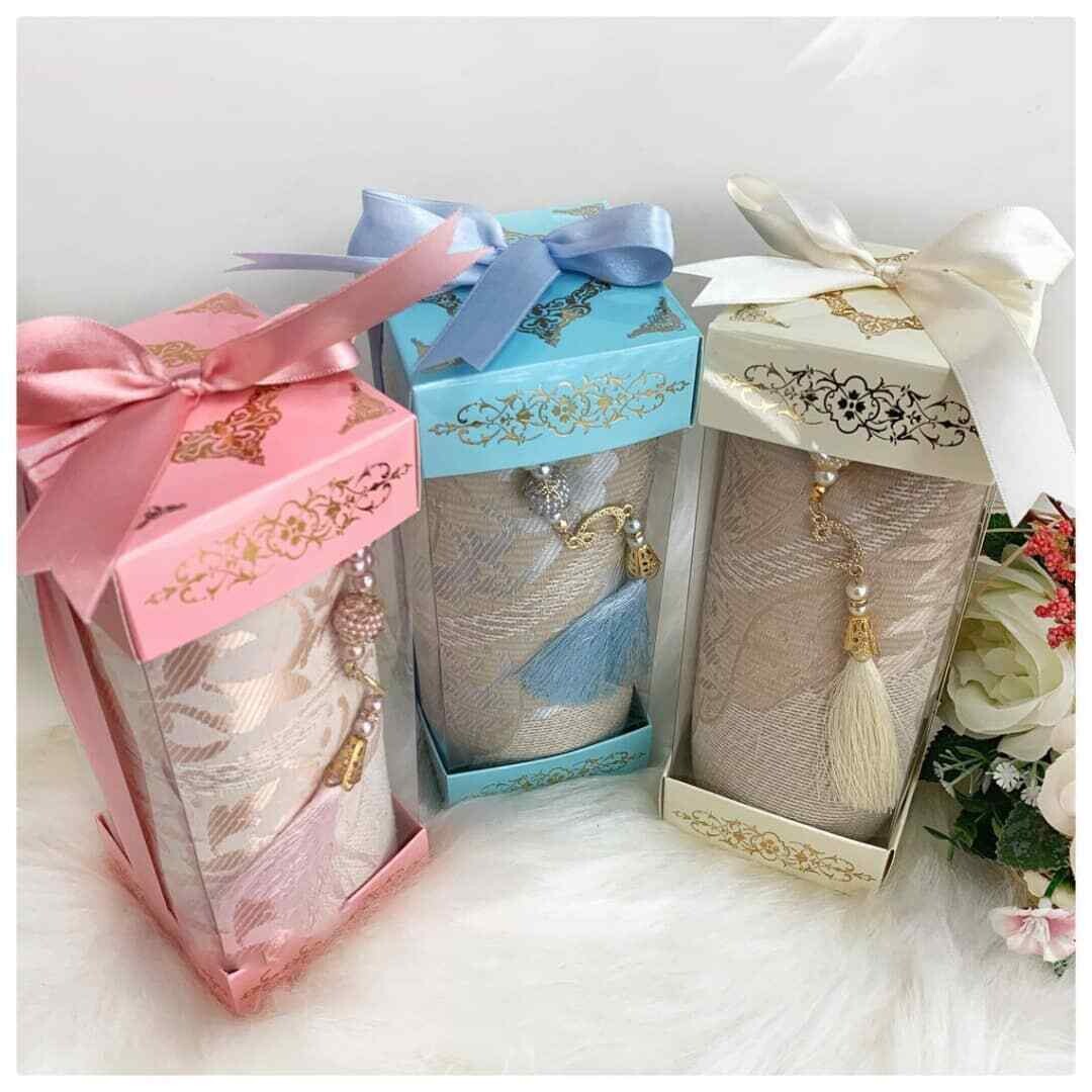 Quality Gift Box Include Prayer mat and Tasbeeh Ideal for all occasions or Eid gifts