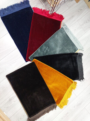 Quality Islamic plain prayer mat, rug, janamaz, Salat mat different colours RRP9