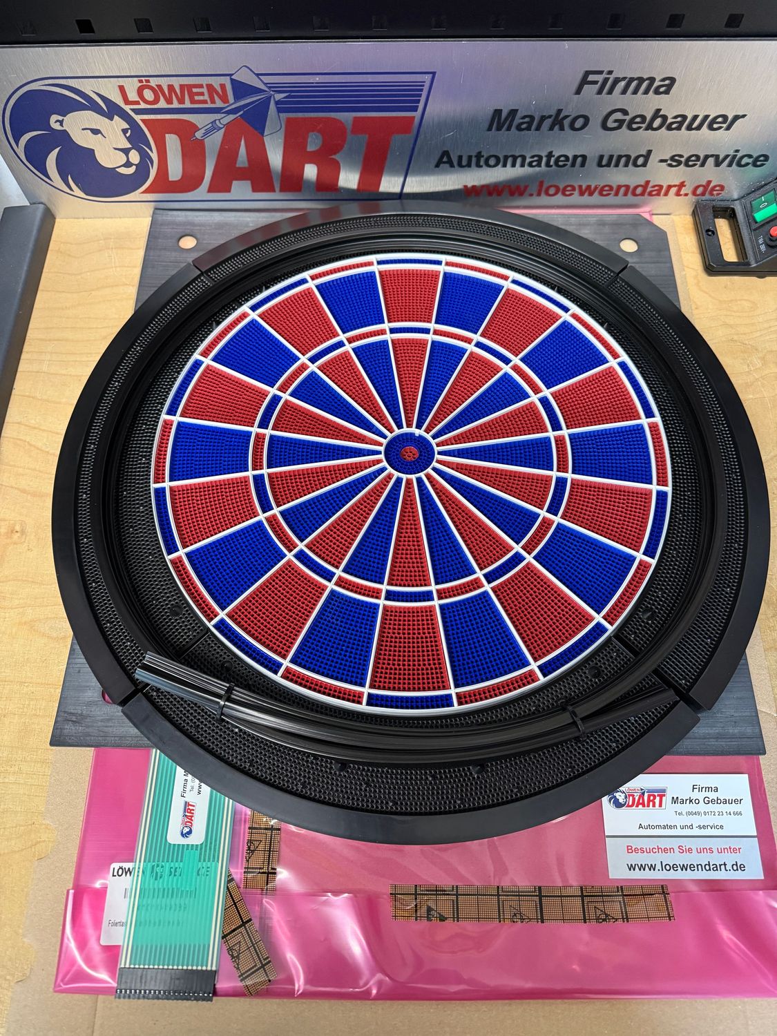 Windart-Set Nr. 4 (Org. Löwen Dart Matrix + Original Löwen Dart Komplett-Set)