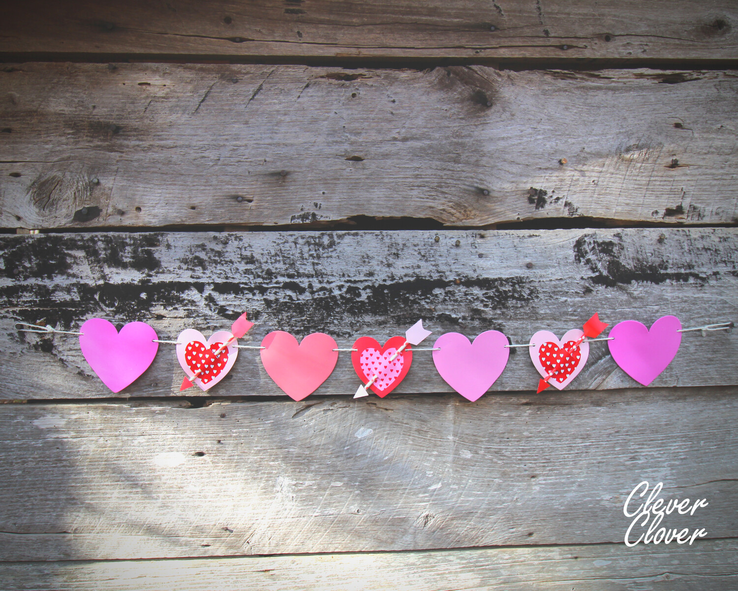 Heart Banner, Valentine&#39;s Day Banner, Heart Garland, Valentine Party Decoration, Arrow Hearts, Red, Pink, White Galentines Day Decor xoxo