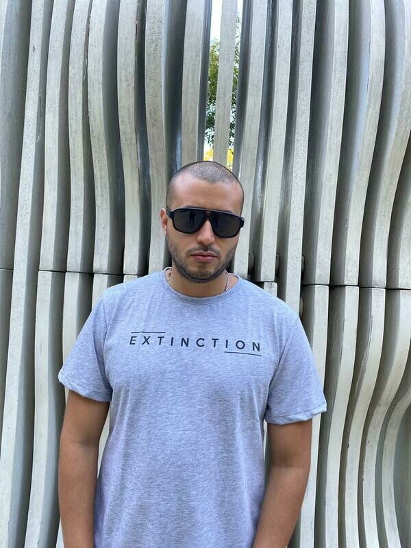 Camiseta Letrero Extinction