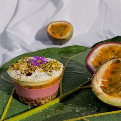 Tropic cupcake (raspberry - passion fruit) Tropic cupcake (raspberry - passion fruit)