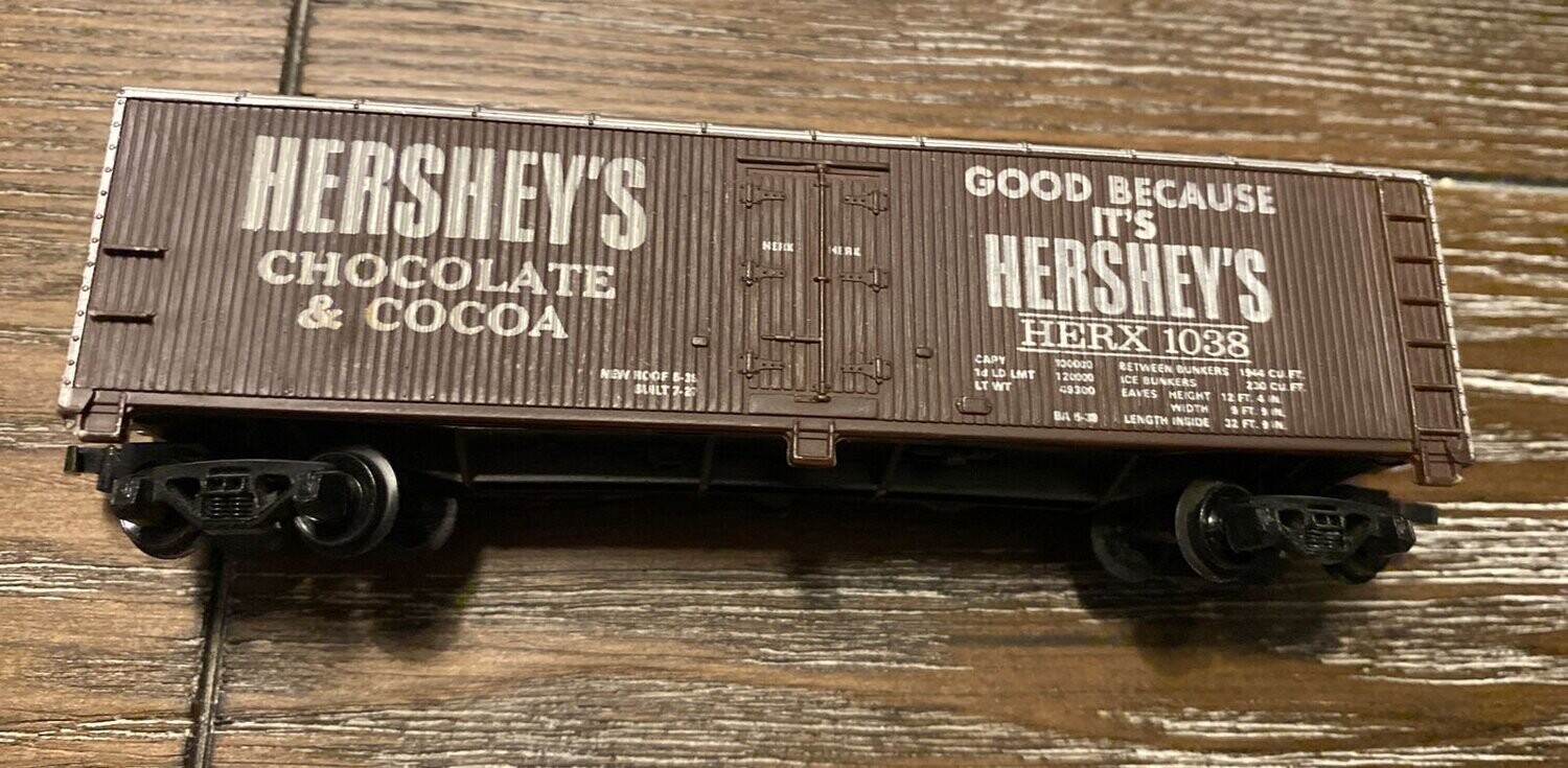 HERSHEY'S CHOCOLATE & COCOA BOXCAR #1000; SCENERY UNLIMITED  WOOD KIT; MIB; (DP)