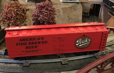 WOOD-SIDED REEFER; STROHS BEER; Crown Models; used; Scale; Kadee couplers; no damage