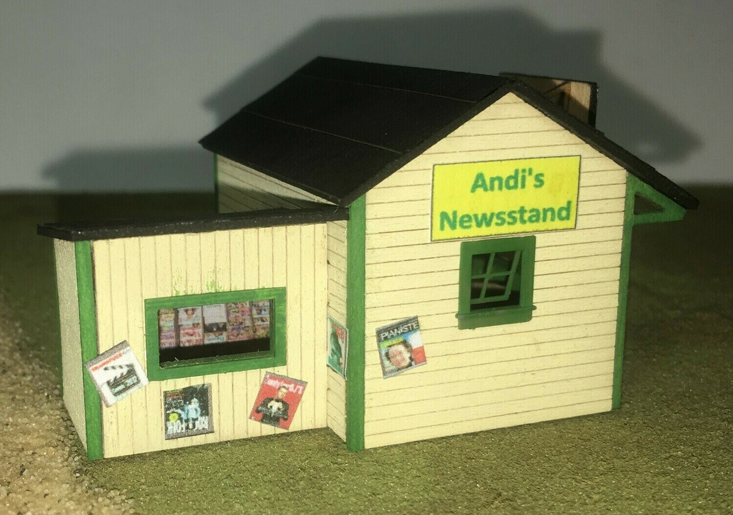 "ANDI'S SANDWICH SHOP & NEWS STAND"; laser-cut wood kit; Motrak Models
