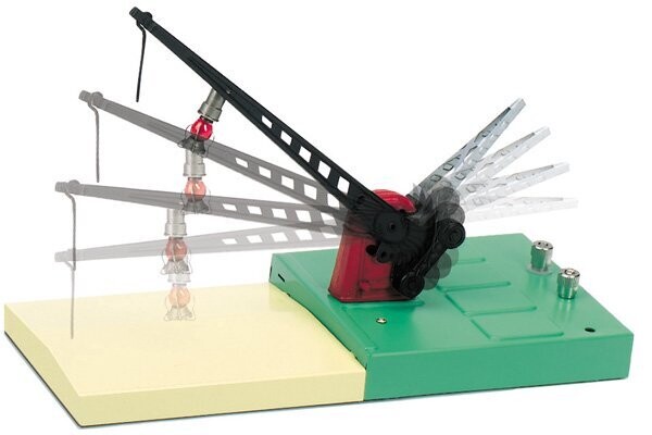 OPERATING CROSSING GATE #46; 1:43; usable in S (MTH)