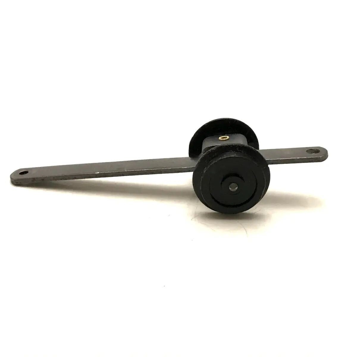TRAILING-TRUCK/DRAWBAR unit ; XA10749; (original) for most 3-digit Atl/Pac/K5; 3-1/2" long