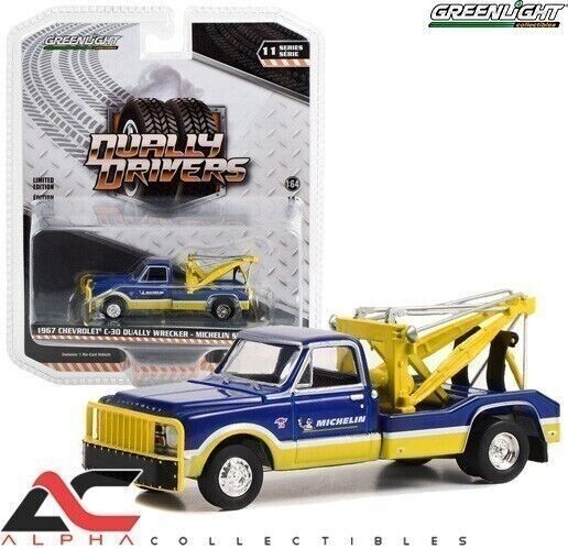 1967 CHEVY C-30 TOW TRUCK; "MICHELIN".; New in pkg. (Greenlight)