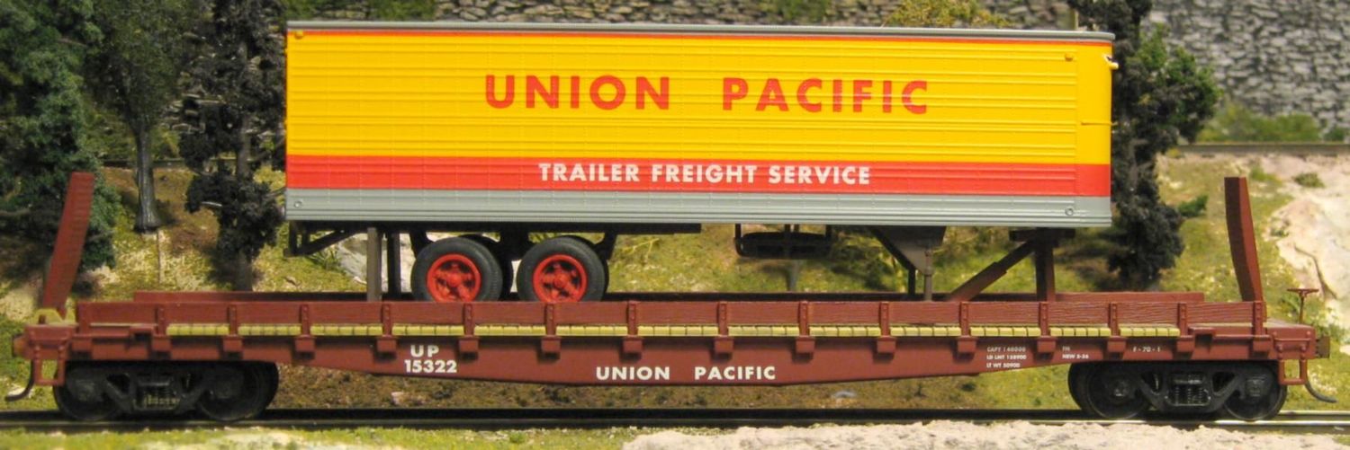 U.P.  TOFC FLAT CAR with U.P. TRAILER; LN or better; boxed; SHS 00184.