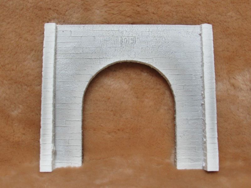 SINGLE CONCRETE TUNNEL PORTAL, cast, unpainted; (have 1 left); See Note for size.
