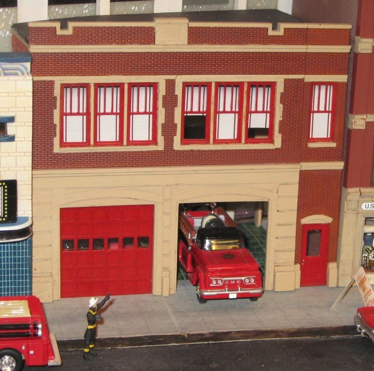 FIREHOUSE, 2-BAY; False front;  DSL SHOPS #S106; NEW in pkg; resin.