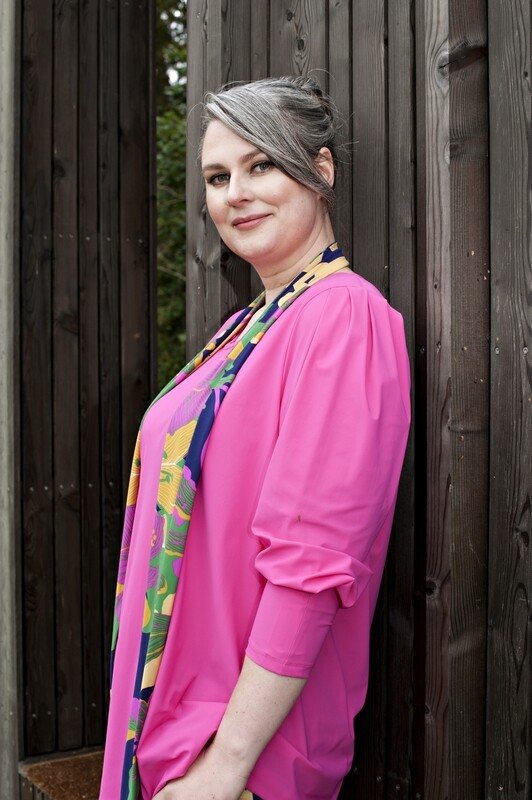 Plusbasics Shawl, amazing amaryllis