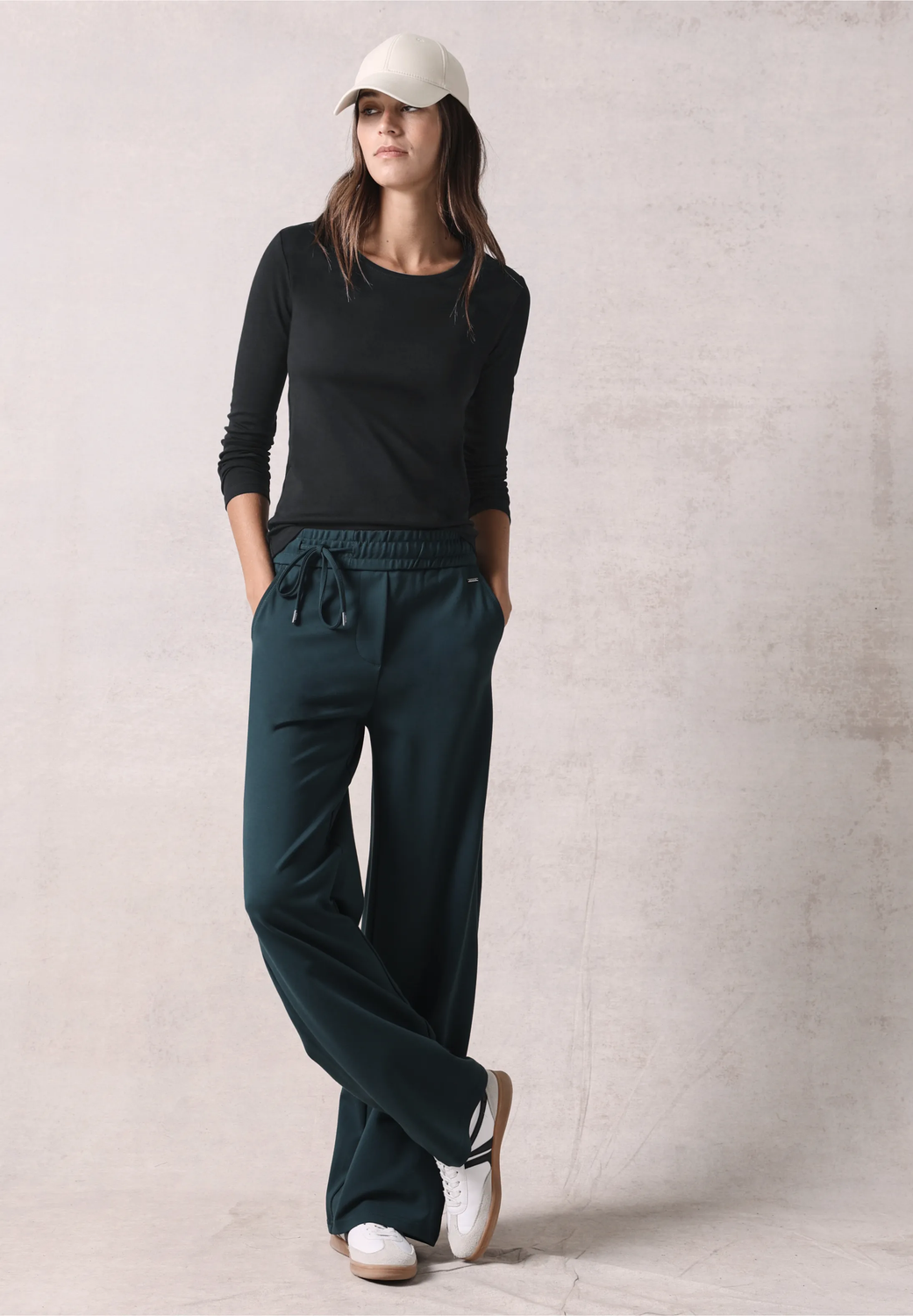 Cecil Pia, Black