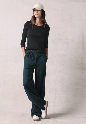 Cecil Pia, Black