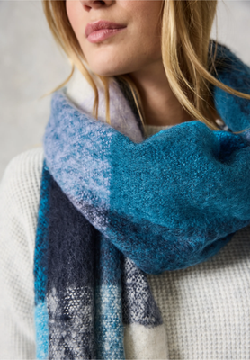Cecil Brushed Check Scarf, dark navy blue