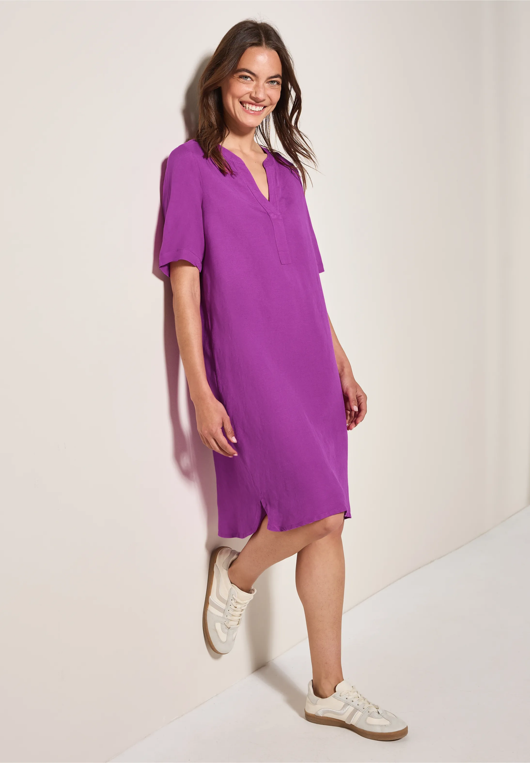 Cecil jurk met gespleten hals, magenta lacquer
