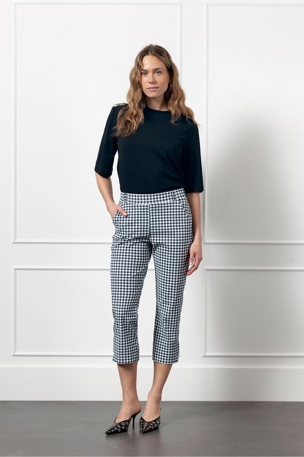 Studio Anneloes Anne small check capri trousers, dark blue/off white