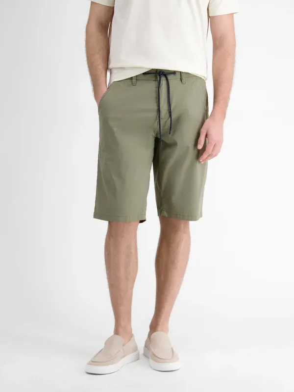 Lerros Chino Bermuda, ultralicht en snel drogend, olive
