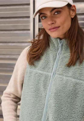 Cecil Kort teddy vest, smoke salvia