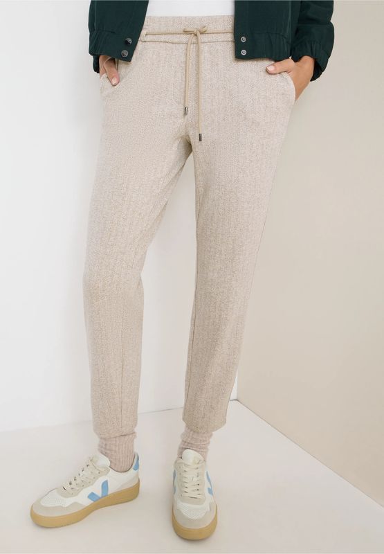 Cecil Tracey Dessin, creamy white