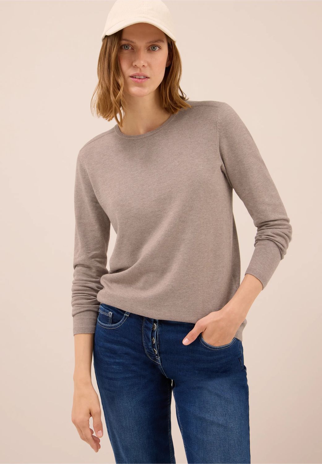 Cecil Basistrui, toffee cream melange Cecil Basistrui, toffee cream melange