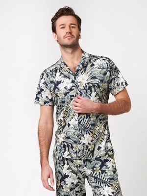Desto Casual Kent 1/2, pastel green flowers