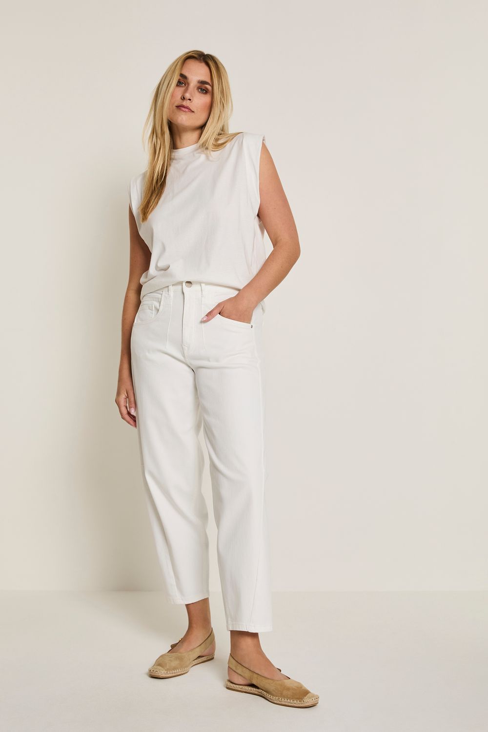 Para Mi, Coco Barrel, White Denim Para Mi, Coco Barrel, White Denim