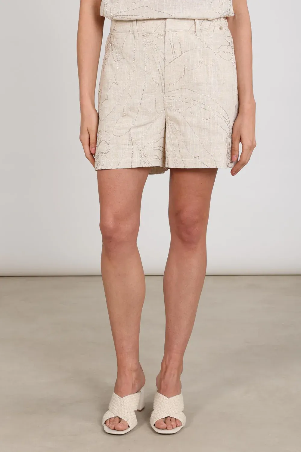 Nukus Dagmar Short Embroidery, Sand Nukus Dagmar Short Embroidery, Sand