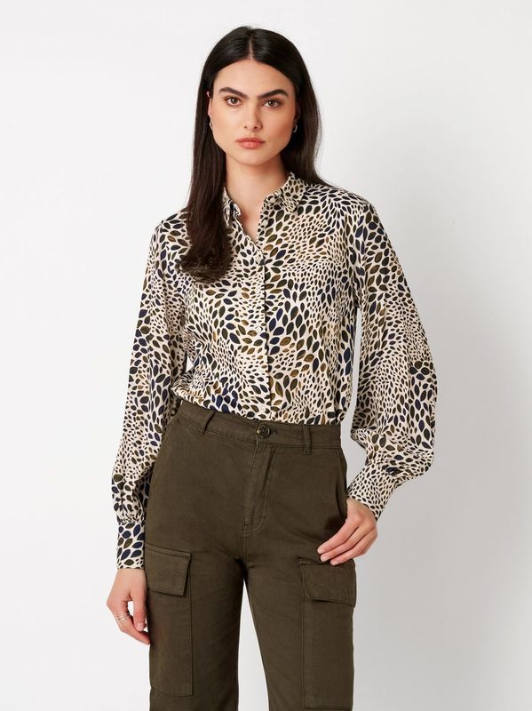 Desoto Pia, leaf mosaic olive