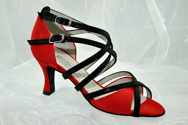 Adriana - Limited Edition Größe 37 1/3 Adriana - Limited Edition Größe 37 1/3