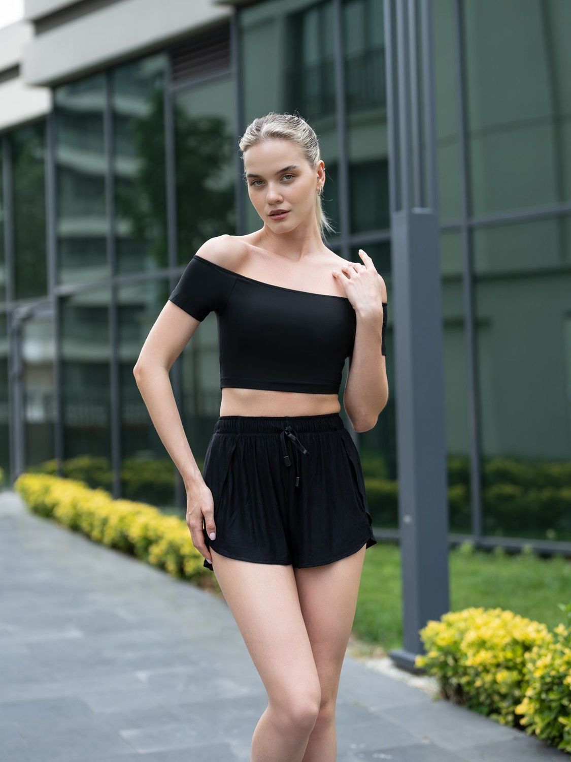 Tanz-Top 084 Off Shoulder T-Shirt Black