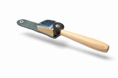 Aufraubürste mit Lederlasche