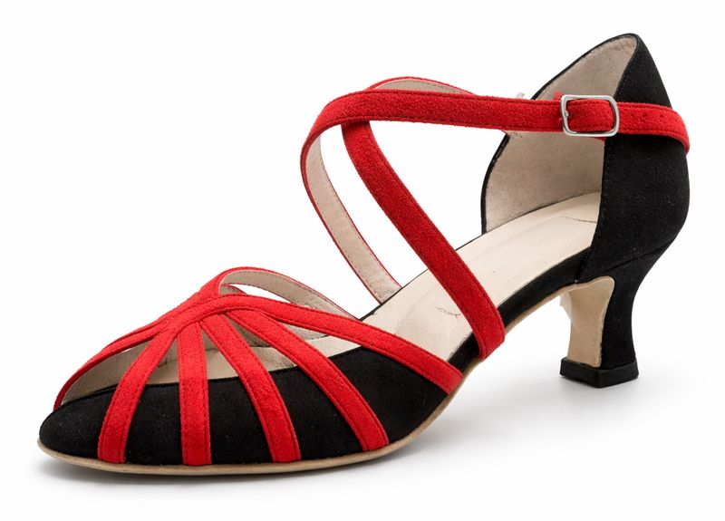 Swantje Unikat mit Straßensohle Gr. 34 Swantje Unikat mit Straßensohle Gr. 34