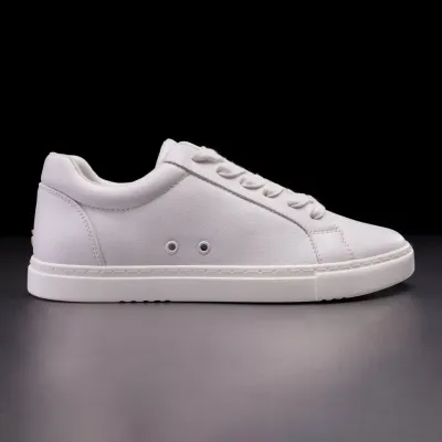Fuego Low Top White, Unpaar rechts Gr. 42, links Gr. 40,5 Fuego Low Top White, Unpaar rechts Gr. 42, links Gr. 40,5