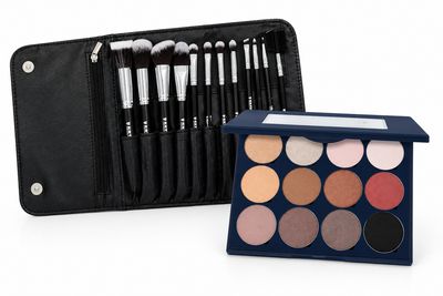 Velvet Vision Eye Shadow & Brush Collection, Kryolan Velvet Vision Eye Shadow & Brush Collection, Kryolan