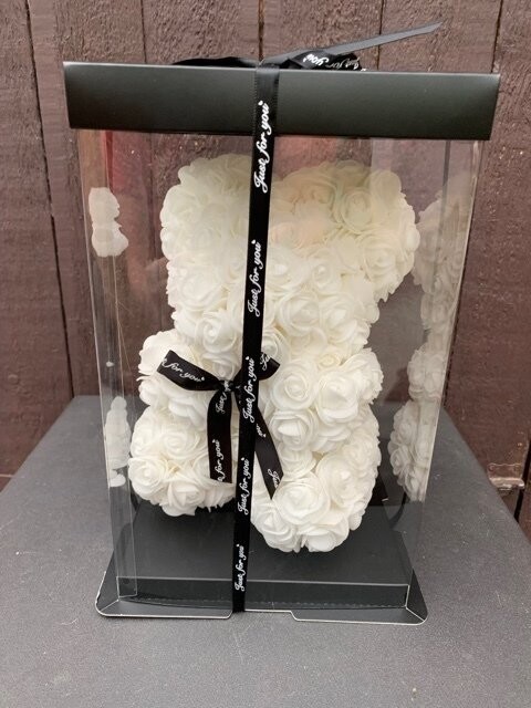 Kleine rozenbeer in foam 25 cm.