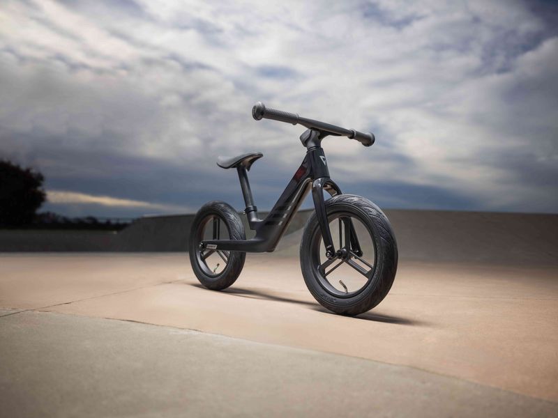 Giant Pre rCARBON