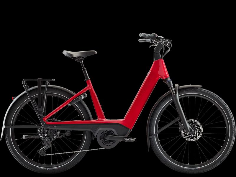 Trek Charter+ 4 R9 800 LS M Fury Red