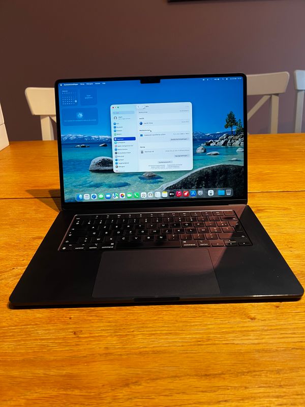 Macbook Air M2  -8 GB - SSD 256 GB - 15 inch -2023 - Donkerblauw